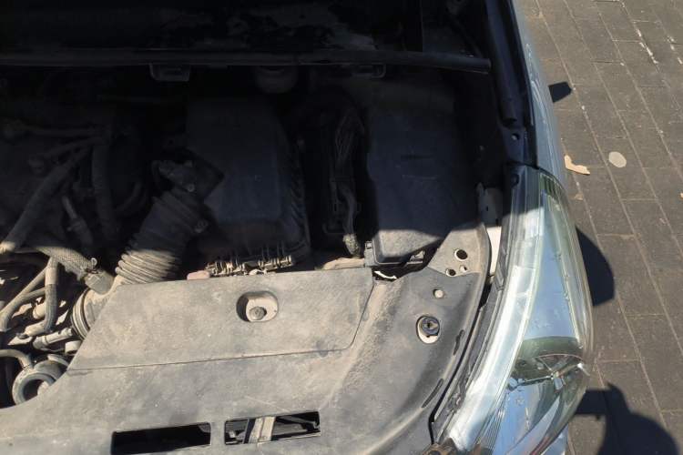 Used Toyota Verso 2015 180E CVT Crossover Edition Engine Bay Left