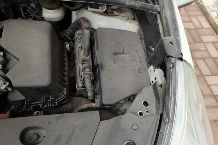 Used Toyota Verso 2015 180E CVT Crossover Edition Engine Bay Left