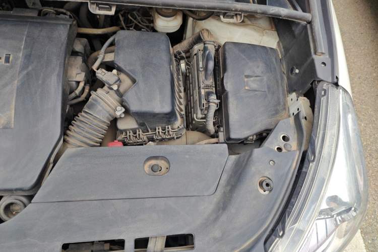 Used Toyota Verso 2015 180E CVT Crossover Edition Engine Bay Left