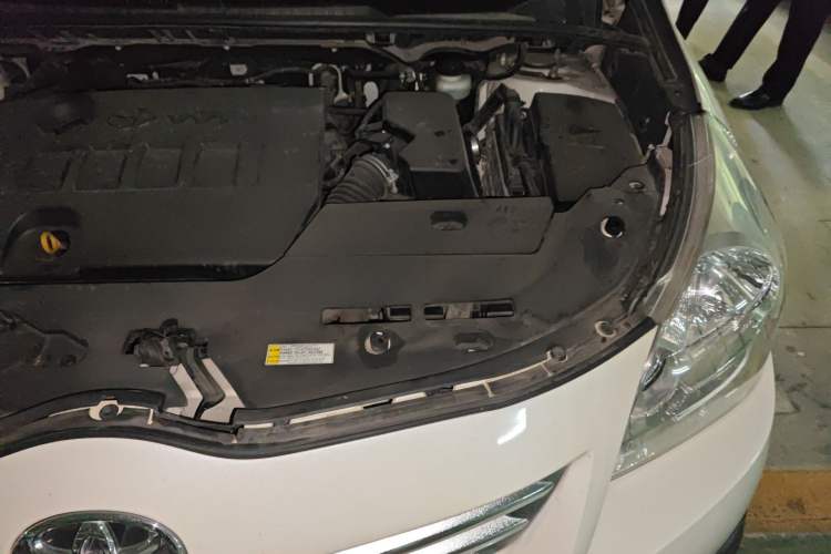 Used Toyota Verso 2015 180E CVT Crossover Edition Engine Bay Left