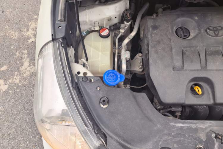 Used Toyota Verso 2015 180E CVT Crossover Edition Engine Bay Right
