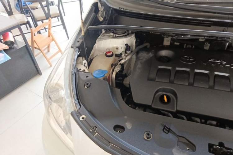 Used Toyota Verso 2015 180E CVT Crossover Edition Engine Bay Right