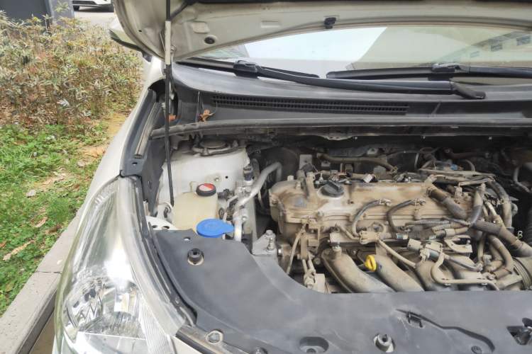 Used Toyota Verso 2015 180E CVT Crossover Edition Engine Bay Right