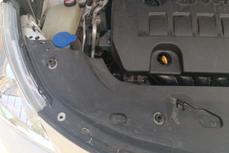 Used Toyota Verso 2015 180E CVT Crossover Edition Engine Bay Right