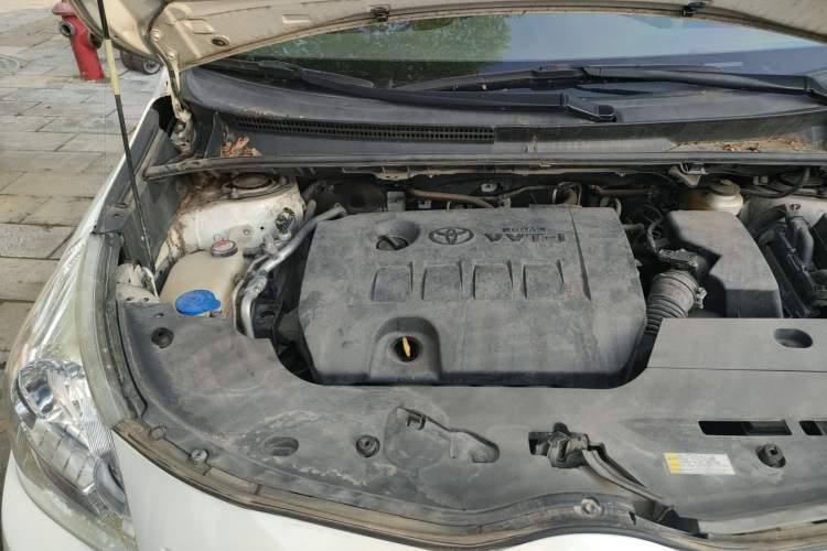 Used Toyota Verso 2015 180E CVT Crossover Edition Engine Bay Right