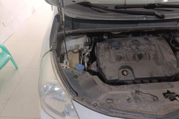 Used Toyota Verso 2015 180E CVT Crossover Edition Engine Bay Right
