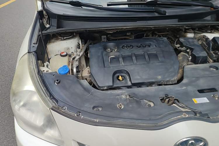 Used Toyota Verso 2015 180E CVT Crossover Edition Engine Bay Right