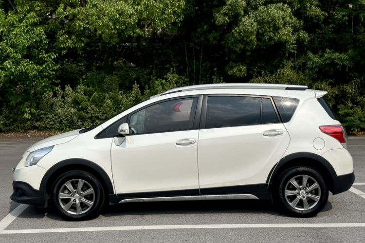 Used Toyota Verso 2015 180E CVT Crossover Edition Exterior 10