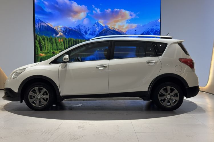 Used Toyota Verso 2015 180E CVT Crossover Edition Exterior 3
