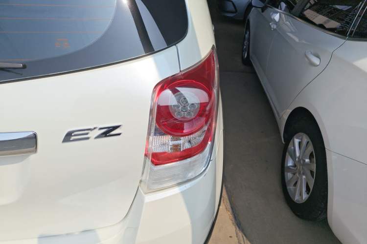 Used Toyota Verso 2015 180E CVT Crossover Edition Exterior 6