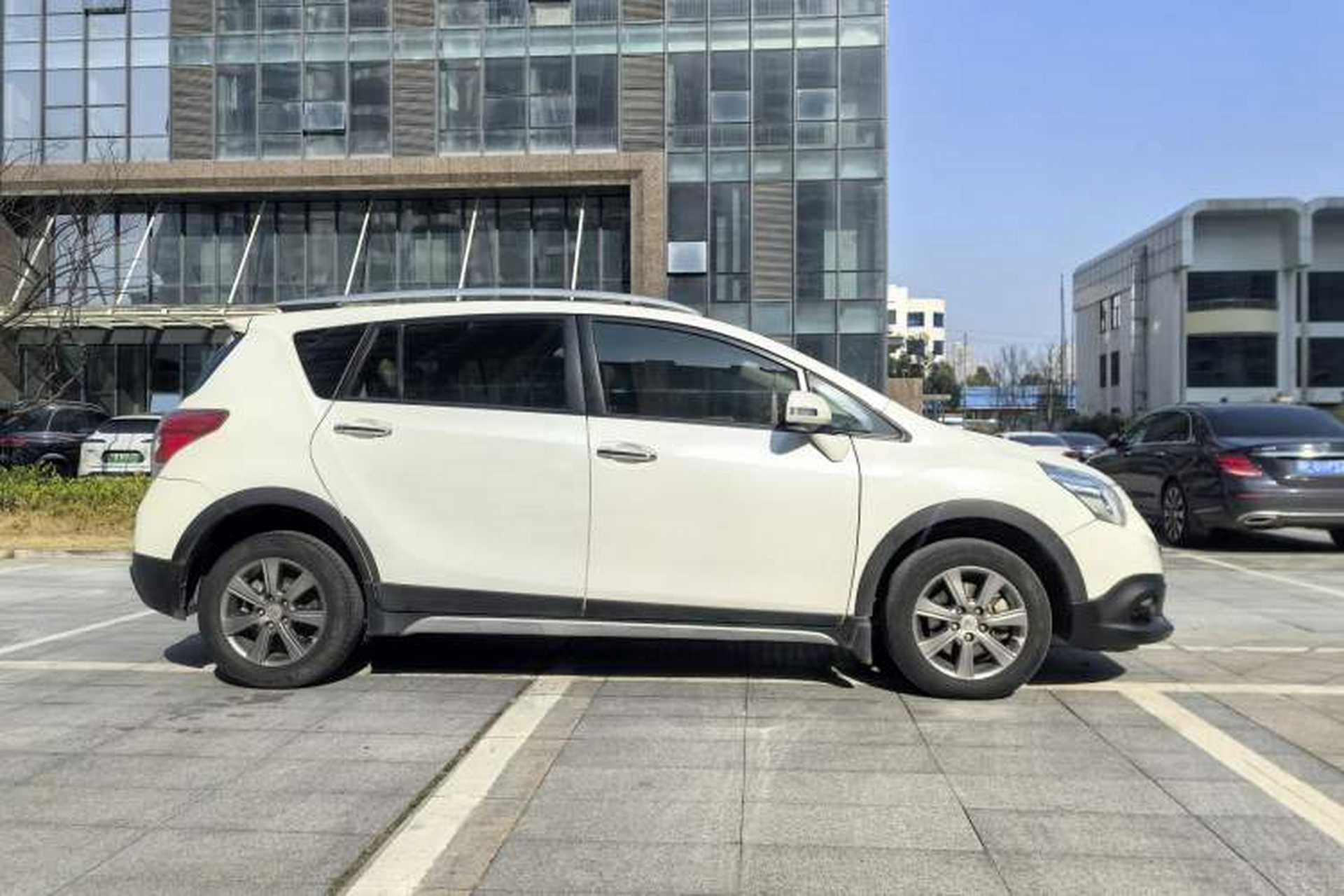Used Toyota Verso 2015 180E CVT Crossover Edition Exterior 7