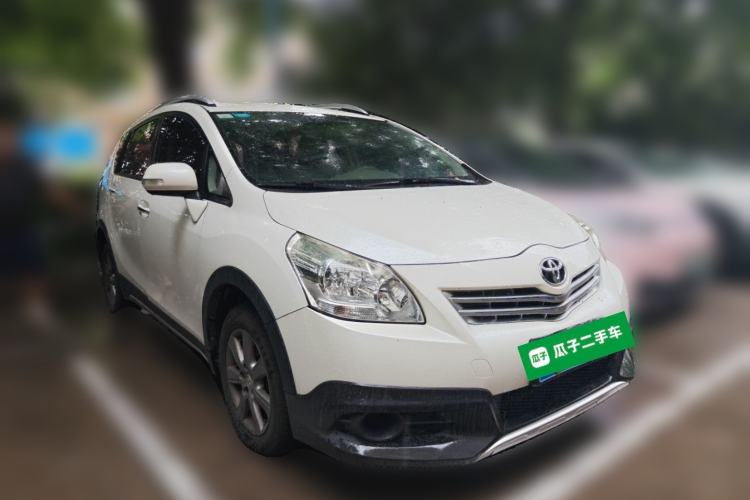 Used Toyota Verso 2015 180E CVT Crossover Edition Front Right 45 Deg