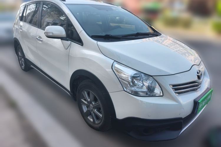 Used Toyota Verso 2015 180E CVT Crossover Edition Front Right 45 Deg