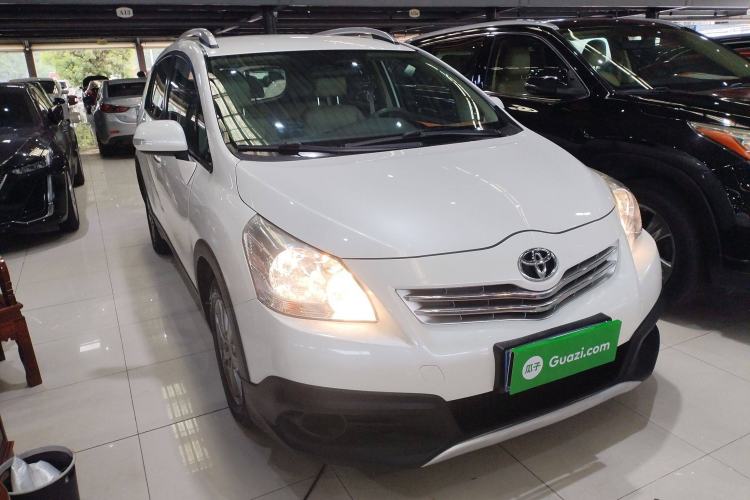 Used Toyota Verso 2015 180E CVT Crossover Edition Front Right 45 Deg