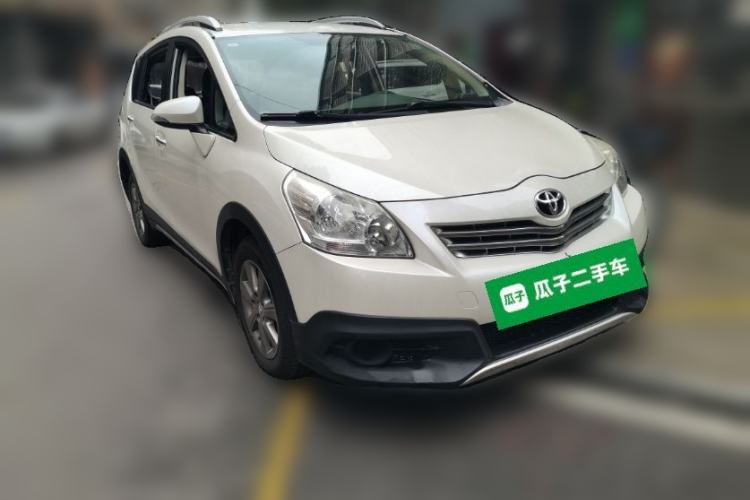 Used Toyota Verso 2015 180E CVT Crossover Edition Front Right 45 Deg