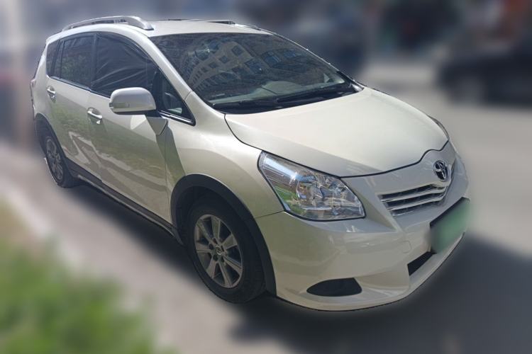 Used Toyota Verso 2015 180E CVT Crossover Edition Front Right 45 Deg