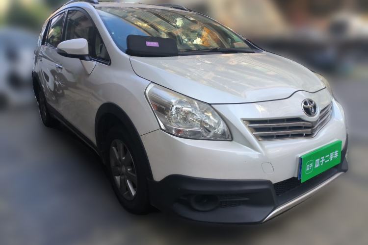 Used Toyota Verso 2015 180E CVT Crossover Edition Front Right 45 Deg