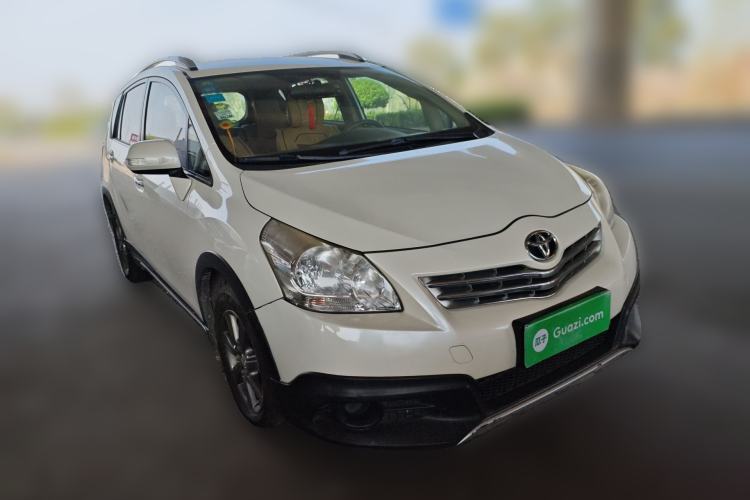 Used Toyota Verso 2015 180E CVT Crossover Edition Front Right 45 Deg