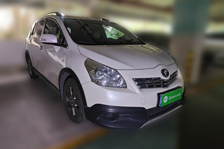 Used Toyota Verso 2015 180E CVT Crossover Edition Front Right 45 Deg