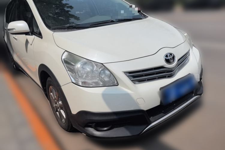 Used Toyota Verso 2015 180E CVT Crossover Edition Front Right 45 Deg