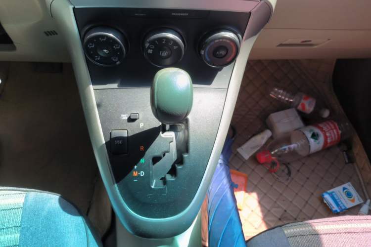 Used Toyota Verso 2015 180E CVT Crossover Edition Gear Lever