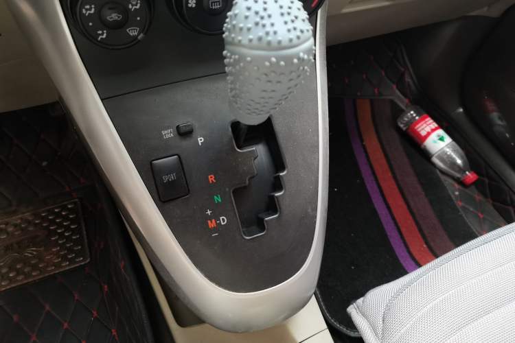Used Toyota Verso 2015 180E CVT Crossover Edition Gear Lever