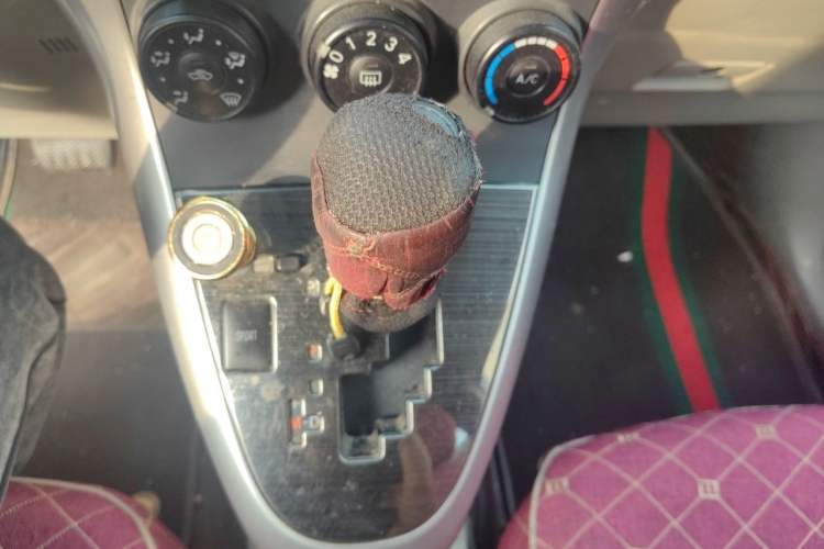 Used Toyota Verso 2015 180E CVT Crossover Edition Gear Lever