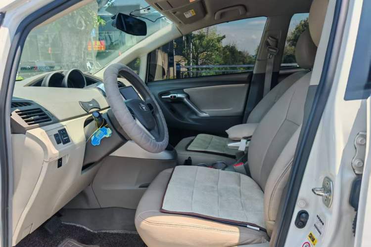 Used Toyota Verso 2015 180E CVT Crossover Edition Interior 1