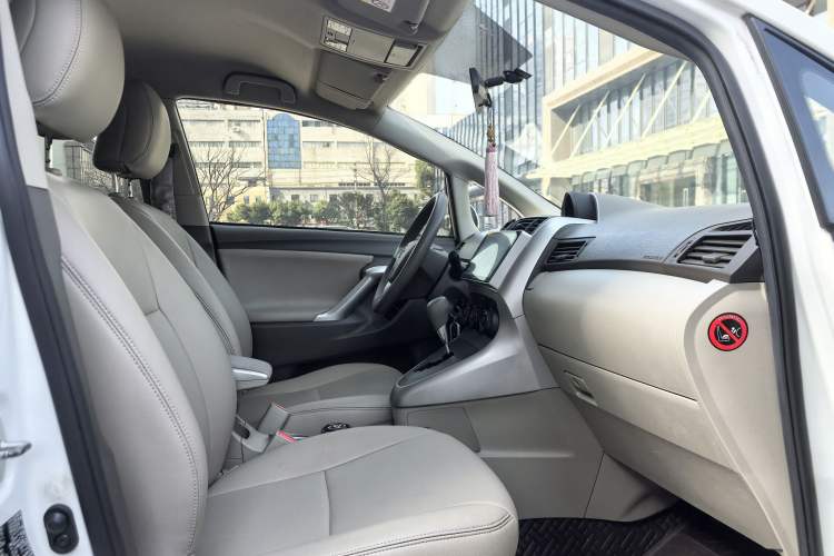Used Toyota Verso 2015 180E CVT Crossover Edition Interior 12