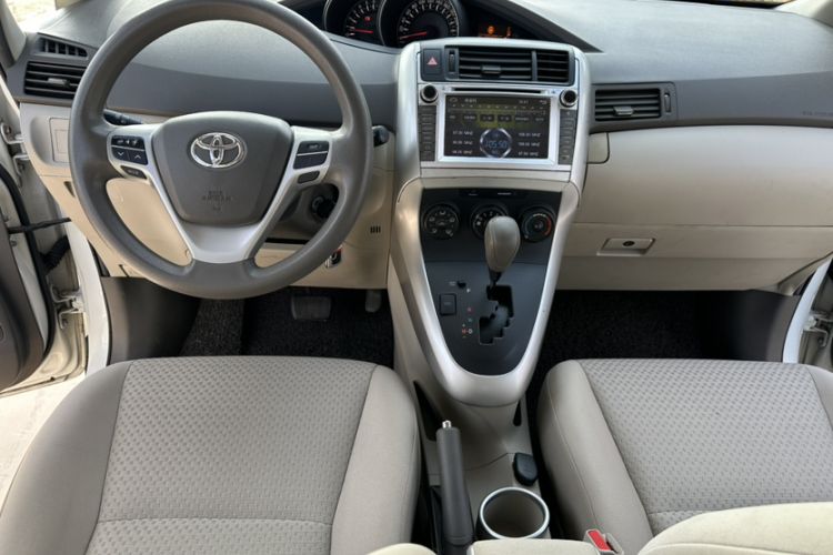 Used Toyota Verso 2015 180E CVT Crossover Edition Interior 12