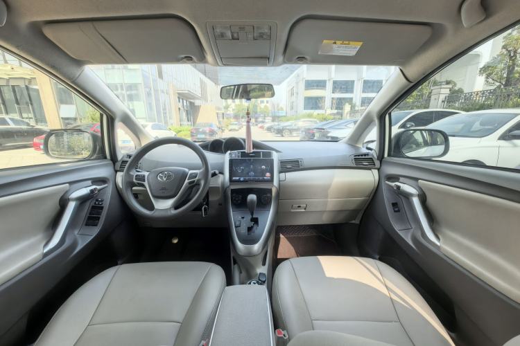Used Toyota Verso 2015 180E CVT Crossover Edition Interior 14