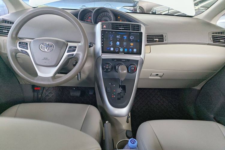 Used Toyota Verso 2015 180E CVT Crossover Edition Interior 2