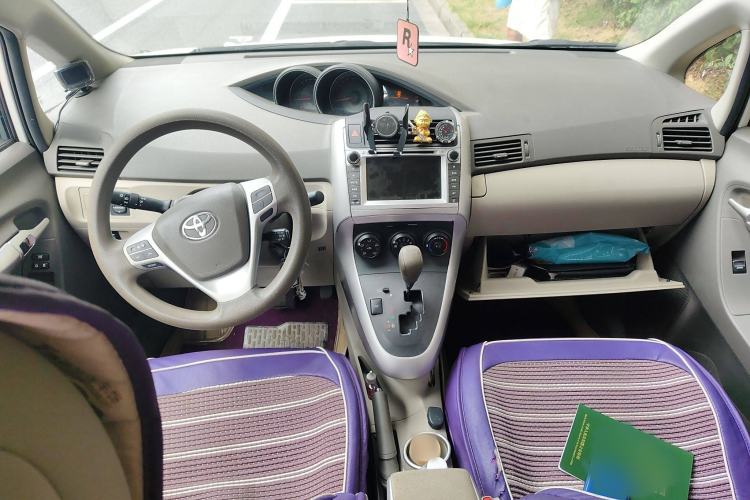 Used Toyota Verso 2015 180E CVT Crossover Edition Interior 2
