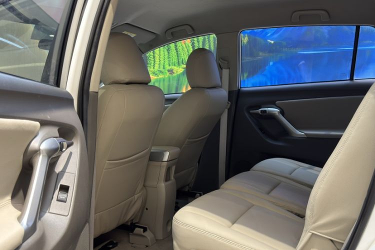 Used Toyota Verso 2015 180E CVT Crossover Edition Interior 3