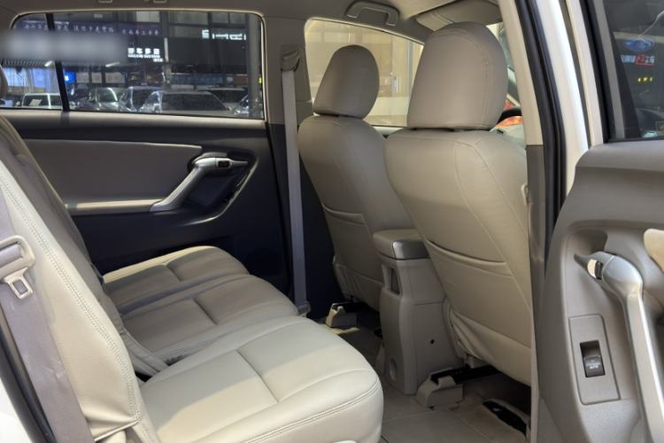 Used Toyota Verso 2015 180E CVT Crossover Edition Interior 4