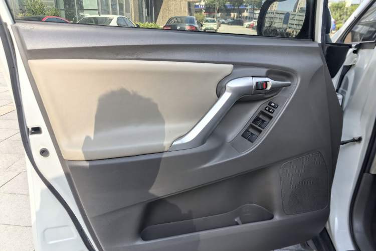 Used Toyota Verso 2015 180E CVT Crossover Edition Interior 7