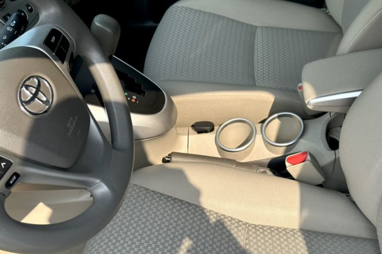 Used Toyota Verso 2015 180E CVT Crossover Edition Interior 7