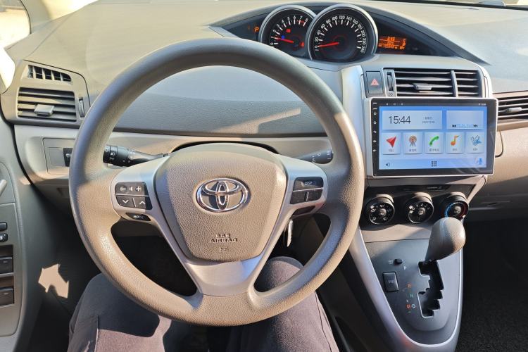 Used Toyota Verso 2015 180E CVT Crossover Edition Interior 8