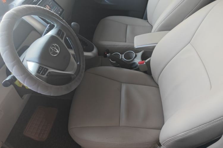 Used Toyota Verso 2015 180E CVT Crossover Edition Left Front Seat