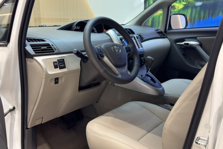 Used Toyota Verso 2015 180E CVT Crossover Edition Left Front Seat