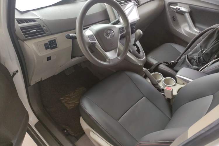 Used Toyota Verso 2015 180E CVT Crossover Edition Left Front Seat