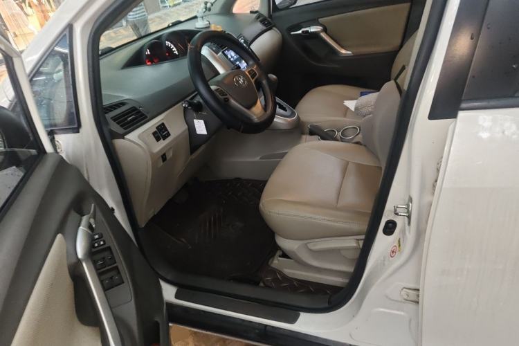 Used Toyota Verso 2015 180E CVT Crossover Edition Left Front Seat