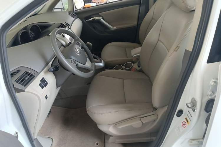 Used Toyota Verso 2015 180E CVT Crossover Edition Left Front Seat