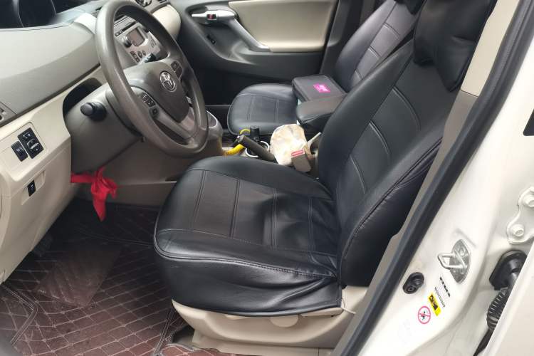 Used Toyota Verso 2015 180E CVT Crossover Edition Left Front Seat