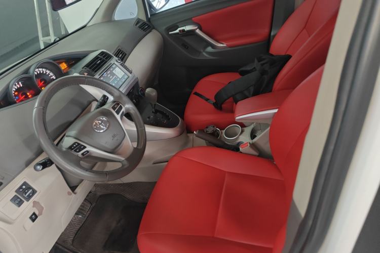 Used Toyota Verso 2015 180E CVT Crossover Edition Left Front Seat