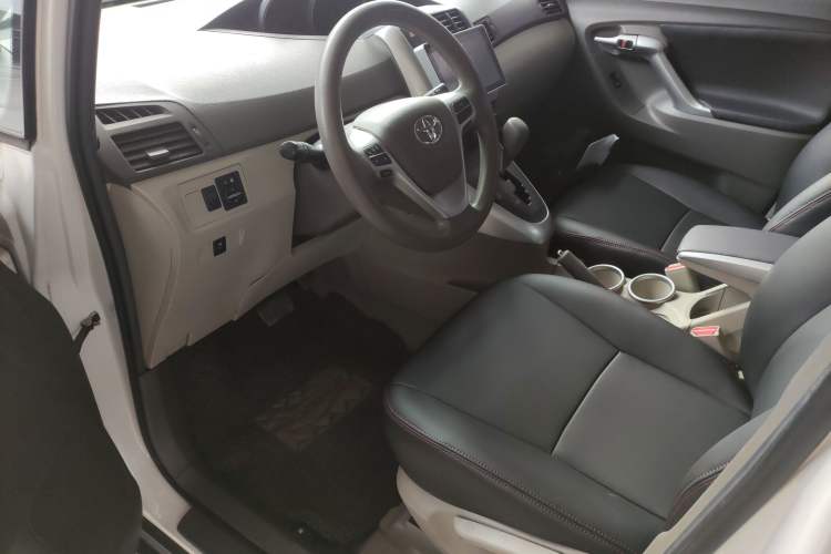 Used Toyota Verso 2015 180E CVT Crossover Edition Left Front Seat