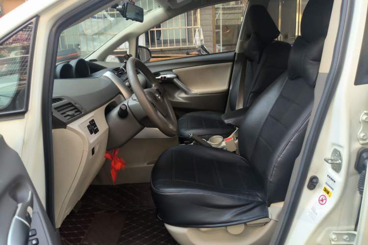 Used Toyota Verso 2015 180E CVT Crossover Edition Left Front Seat