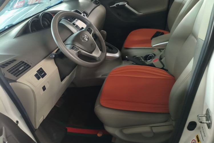 Used Toyota Verso 2015 180E CVT Crossover Edition Left Front Seat