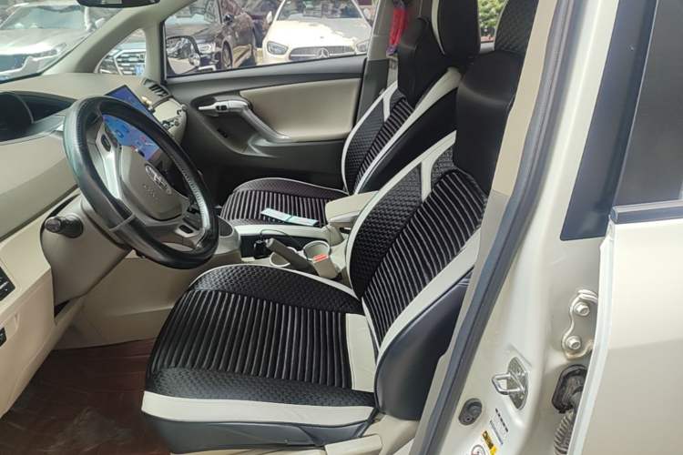 Used Toyota Verso 2015 180E CVT Crossover Edition Left Front Seat