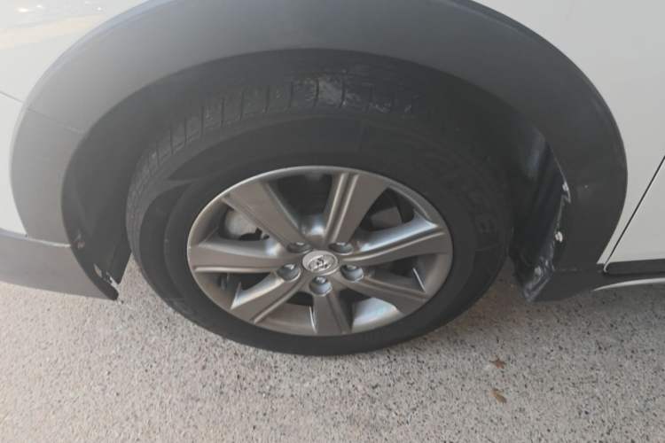 Used Toyota Verso 2015 180E CVT Crossover Edition Left Front Wheel Hub